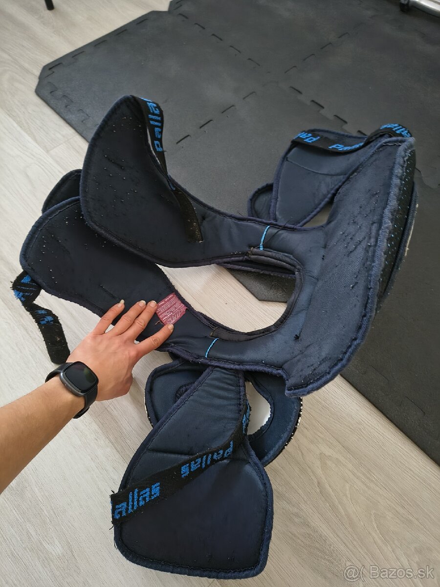 Hokejová výstroj - 3