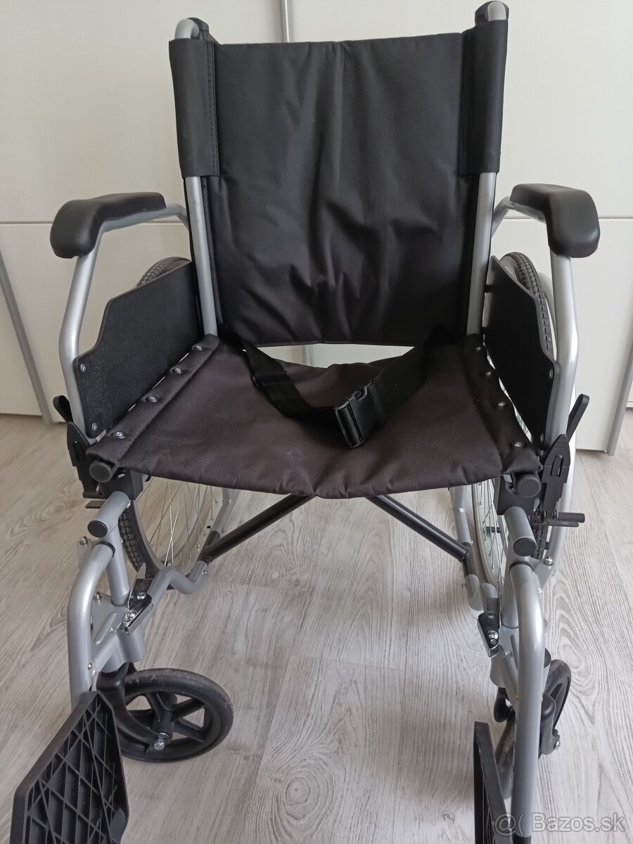 Predám invalidný vozík - 3