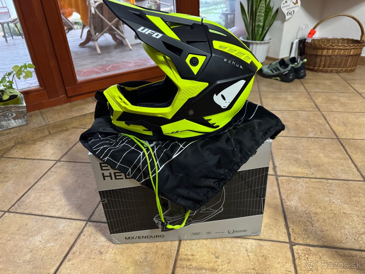 Prilba UFO echus veľkosť M - 3