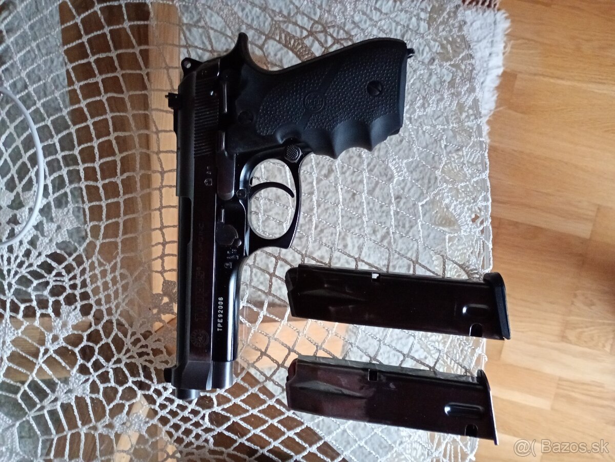 Predám Pištoľ Taurus PT 99 AF. - 3