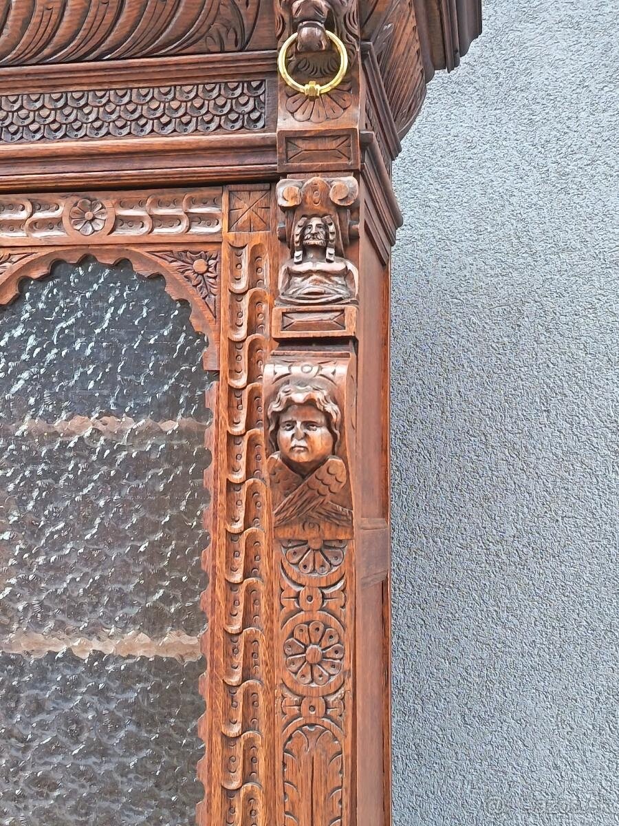 starožitný príborník - 3