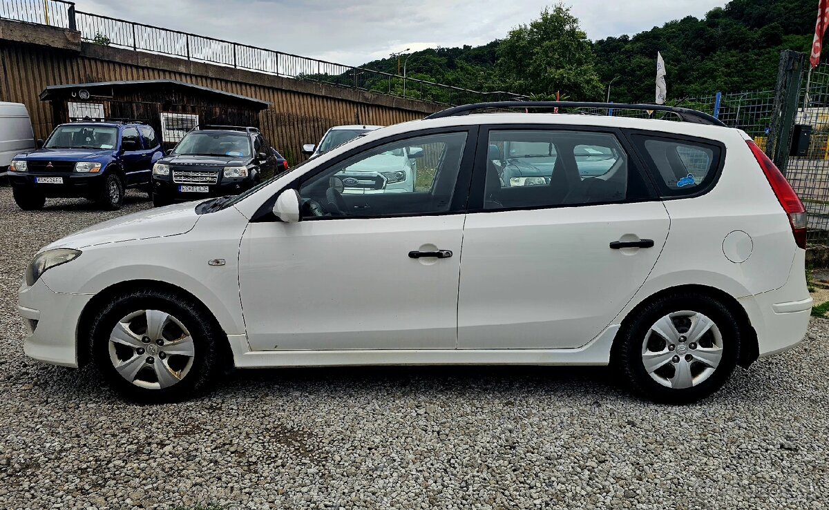 Hyundai i30 CW 1.6 CRDi VGT Classic - 3