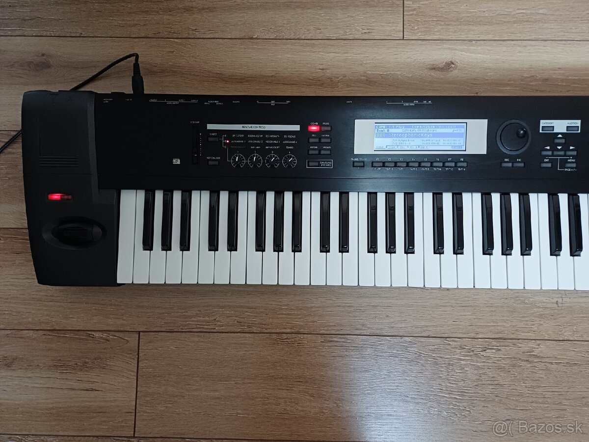Predám KORG TR76 - 3
