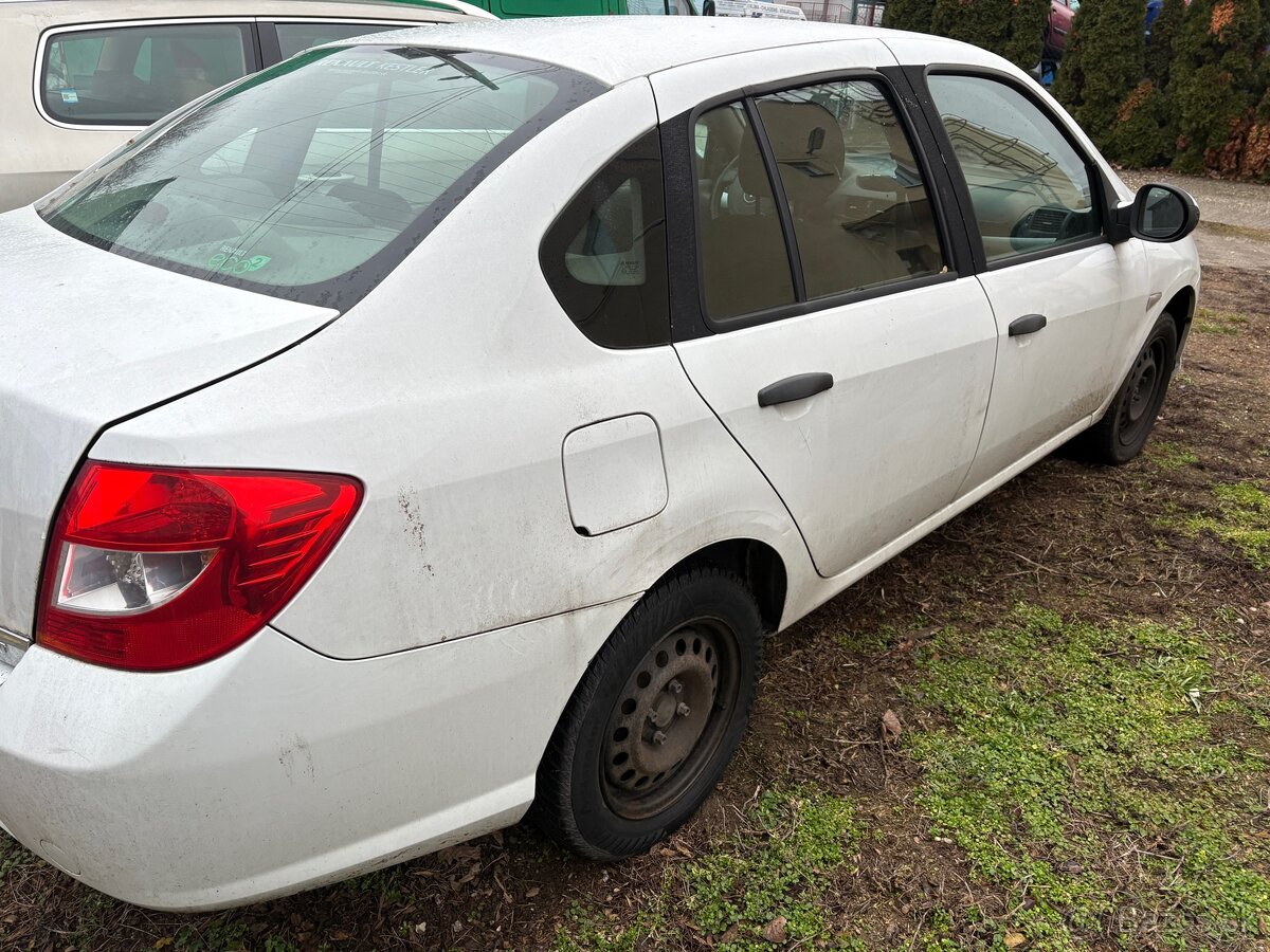 Rozpredam Renault Thaliu II 1,2 16V 2012 - 3