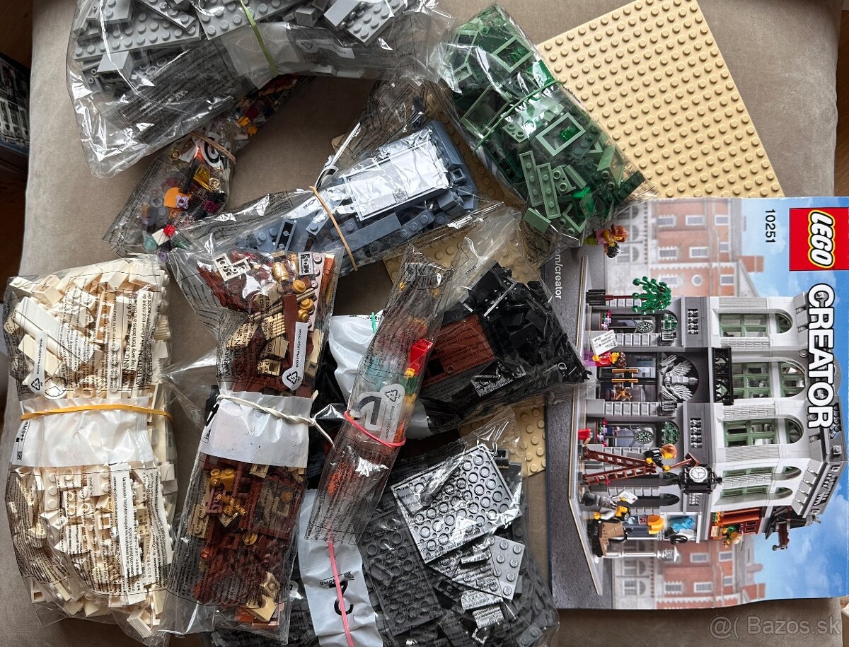 Lego Creator 10251 Brick Bank - 3