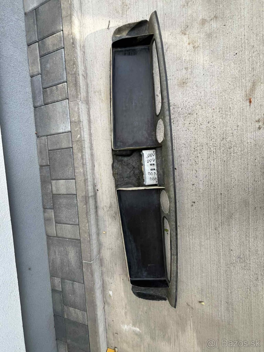 AVIA POLIČKA POLICA - 3