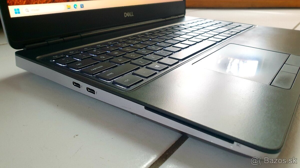 Dell Precision 7560 work station i5-11gen/16gb/512SSD/NVIDIA - 3