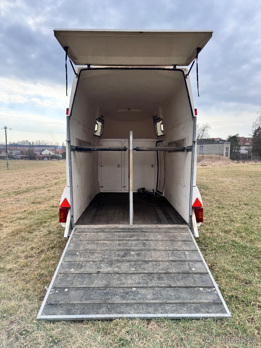 Prodám přepravník na 2 koně Mustang - 3