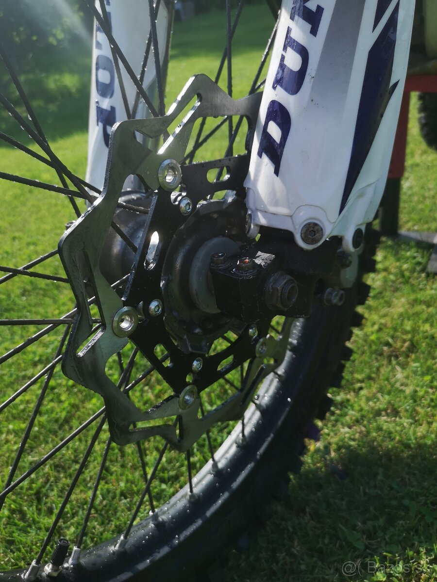 Yamaha yz 250f 2019 se startérem.