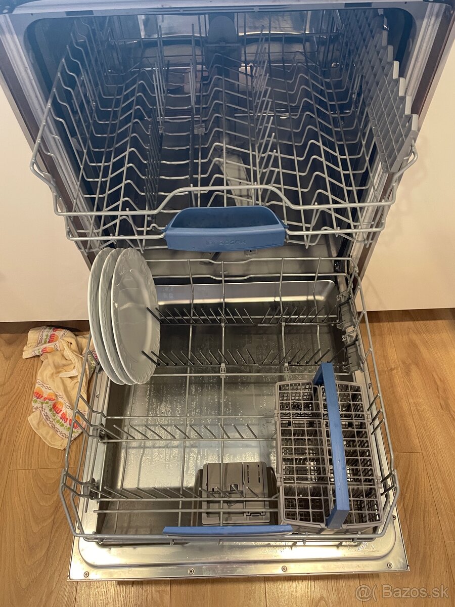 Umývačka riadu Bosch NA NAHRADNE DIELY - 3