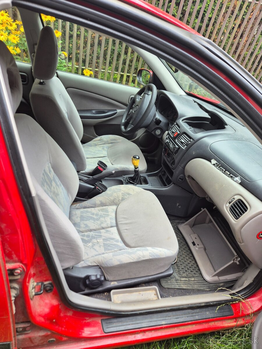 Nissan Almera 1,5i - 3