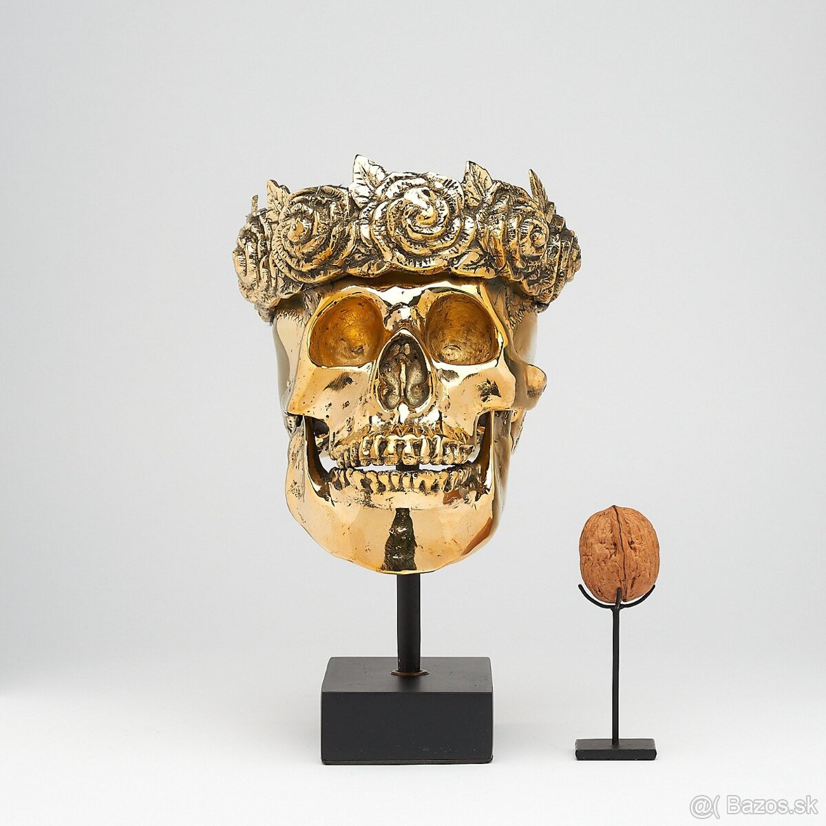 Bronzová lebka s korunkou z ruží - ručná indonézska práca - 3