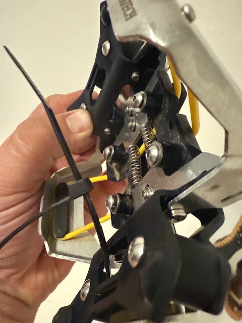 uzamykací držiak Touratech garmin zumo 390/350/395 - 3