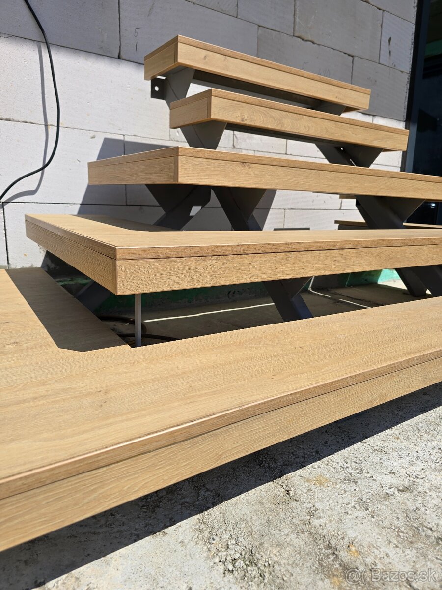 Schody + parapety - Robené na mieru - 3