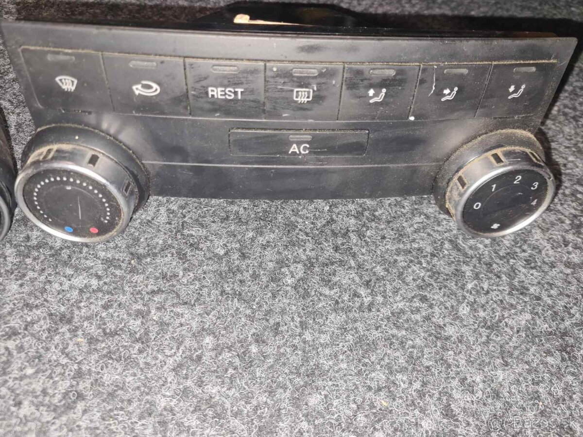 Diely interiéru VW Touareg 7l, predfacelift - 3