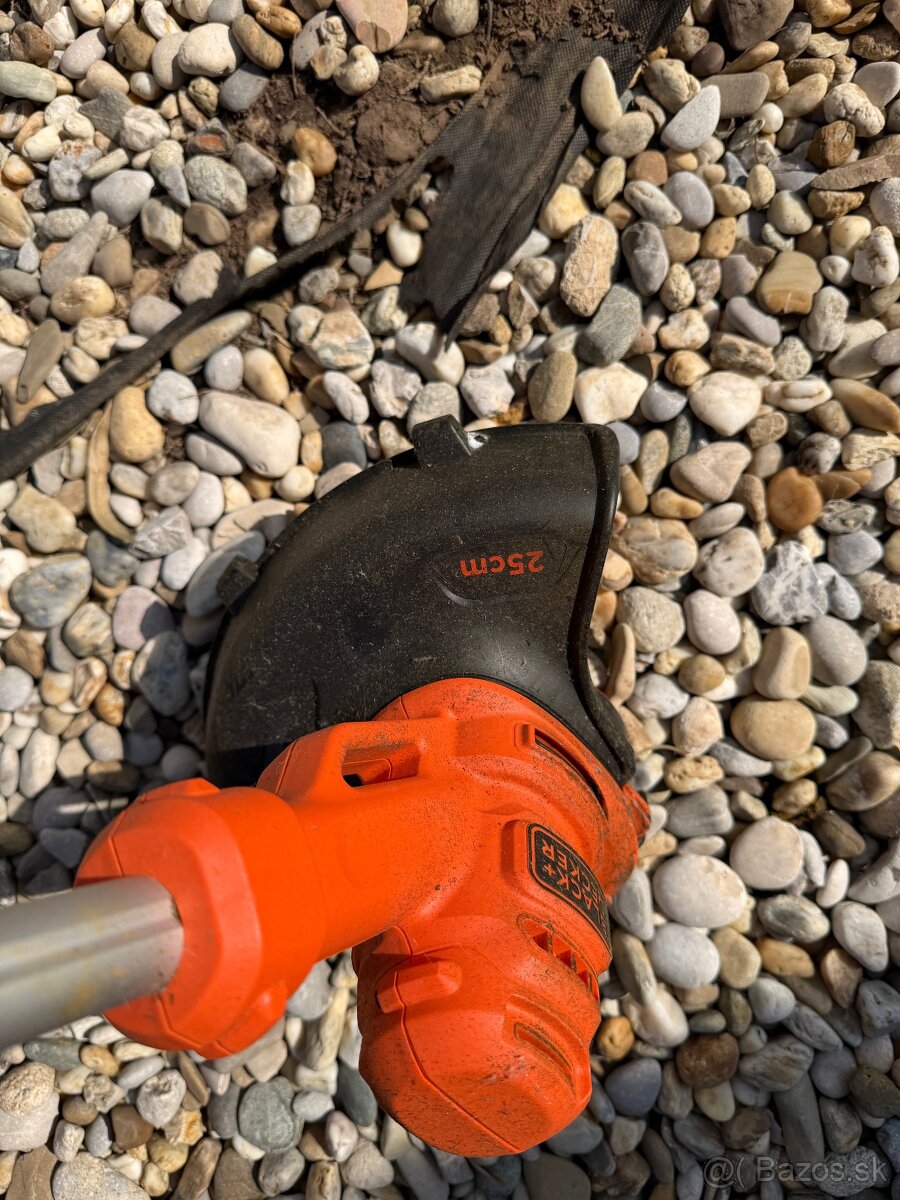 Strunová kosačka elektrická Black + Decker - 3