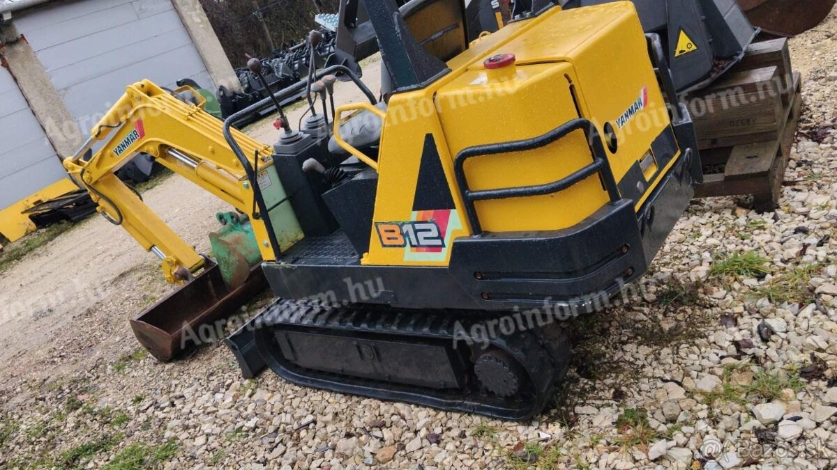 Minibager Yanmar B12 . 2B - 3