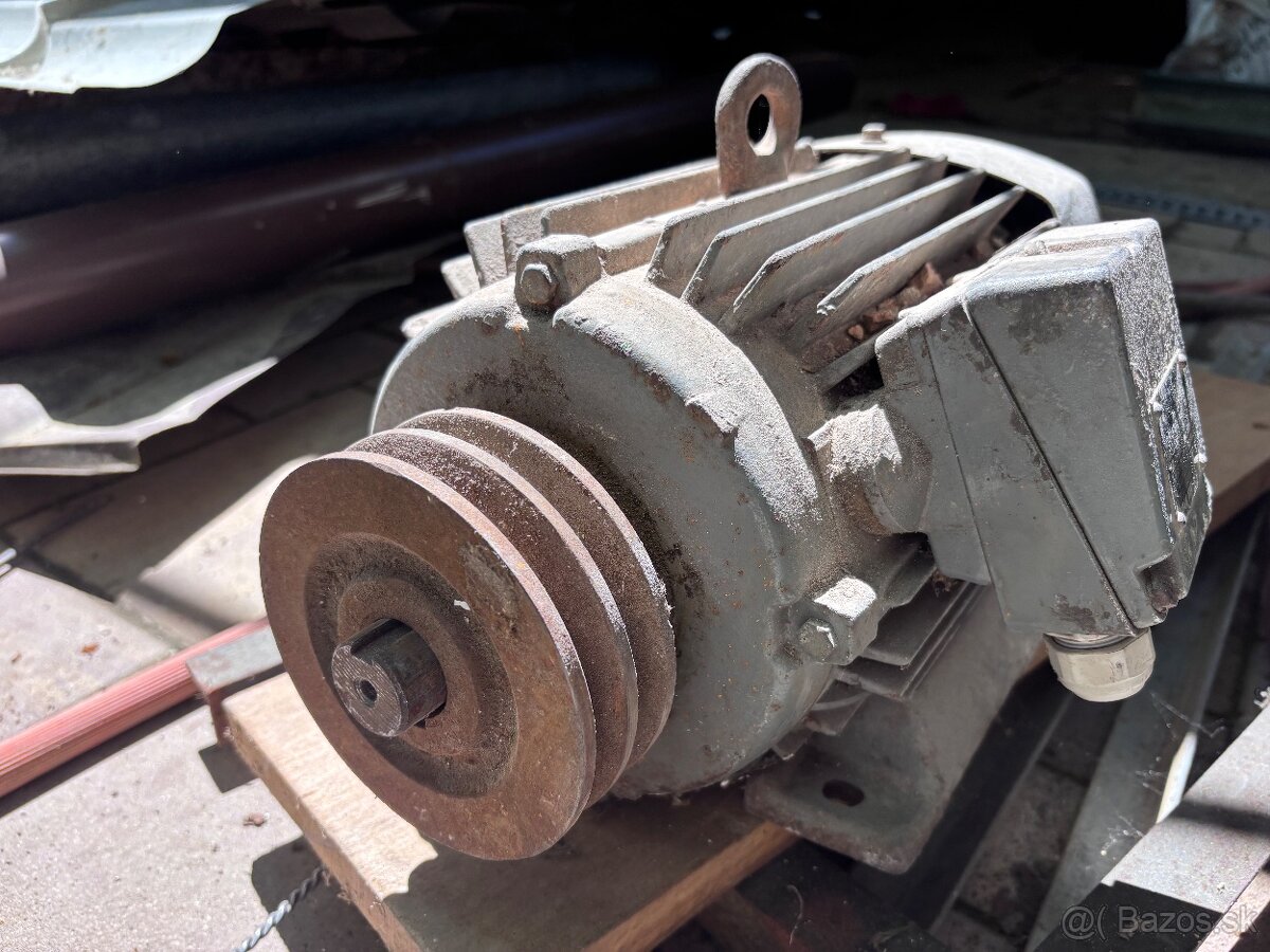 3kw motor mez mohelnice 37kg - 3
