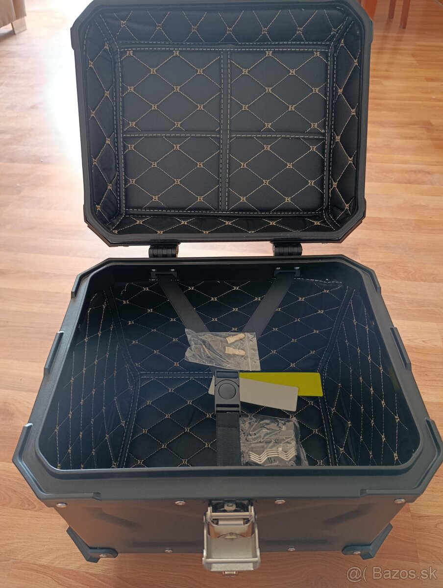 Predám AL kufor 45l. - 3