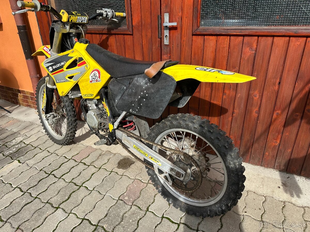 Suzuki RM125 - 3