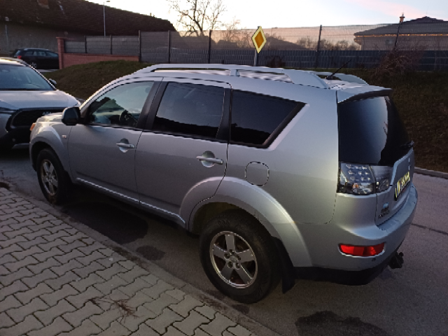Mitsubishi Outlander - 3