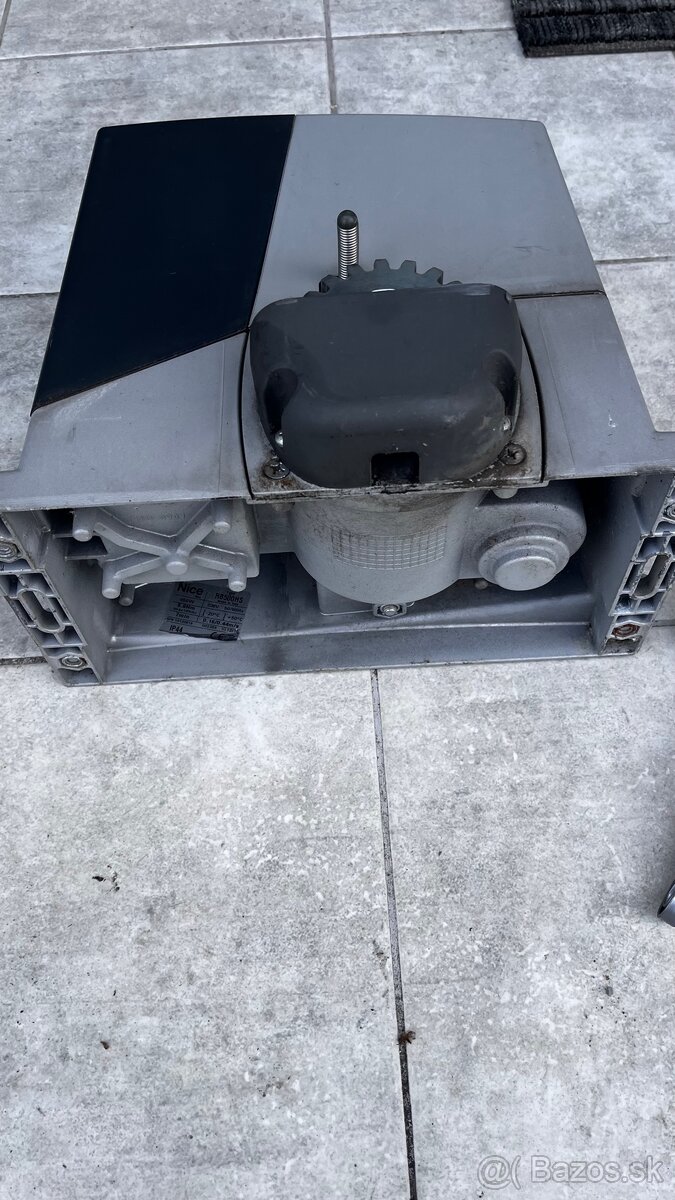 Predam pohon posuvnej brany Nice RB500HS - 3