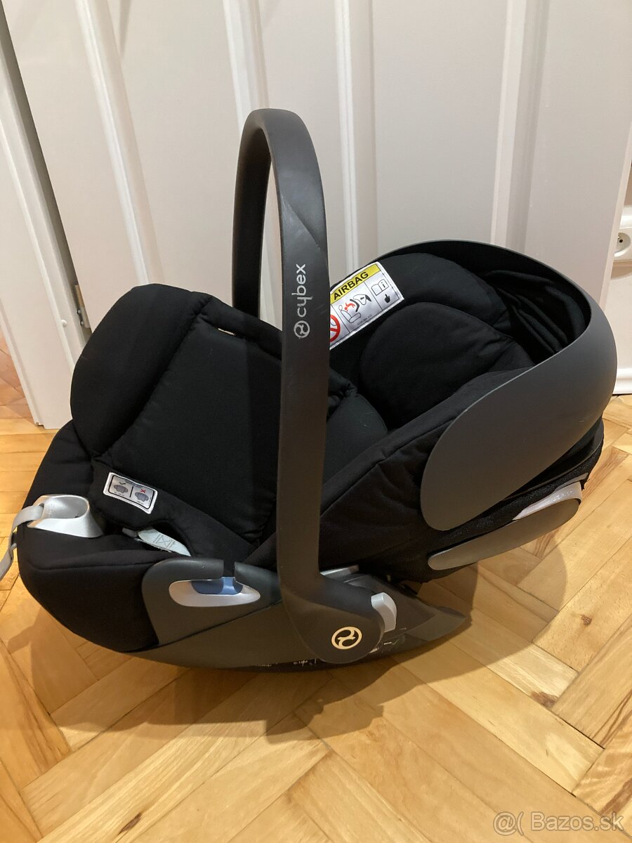 Cybex Cloud Z i-Size Deep black a Cybex Base Z - 3