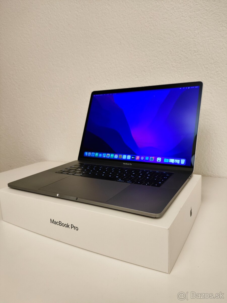 MacBook Pro 15" 2016 | i7 • 16GB • 512GB SSD - 3