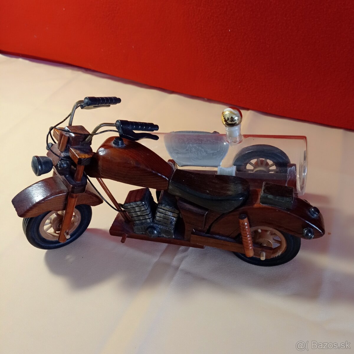drevený model motorky s fľaškou - 3