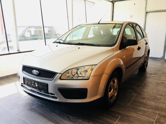 Ford FOCUS sedan 1,6 TDCI Titanium - 3