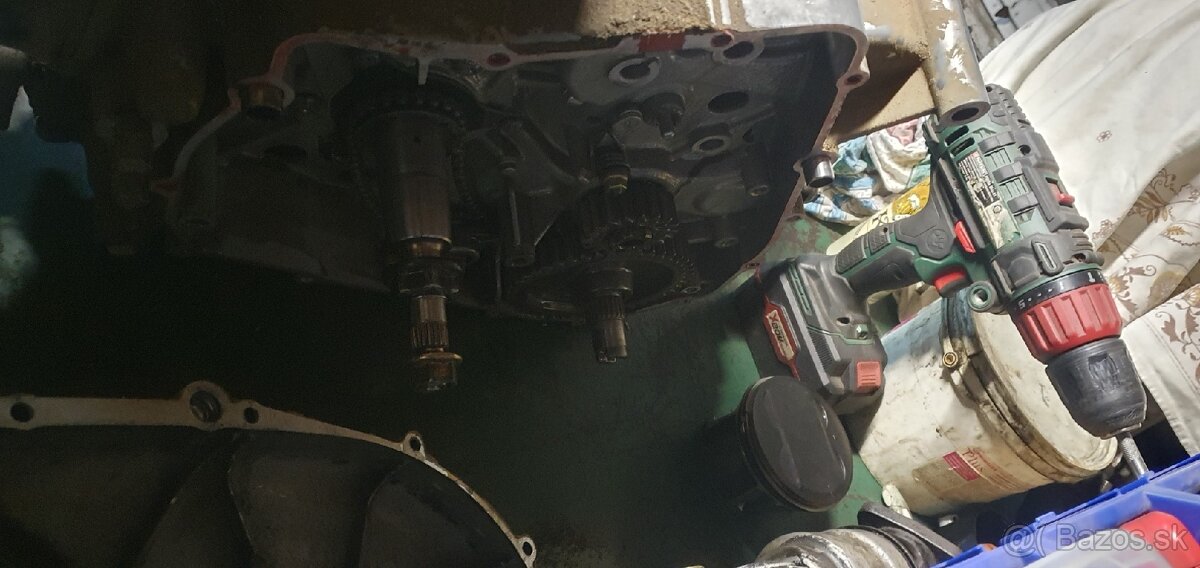 Rozpredám motor TGB 550