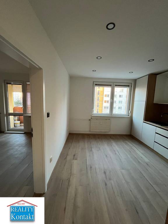 PRENÁJOM kompletne prerobeného 1 izbového bytu s balkónom sí - 3