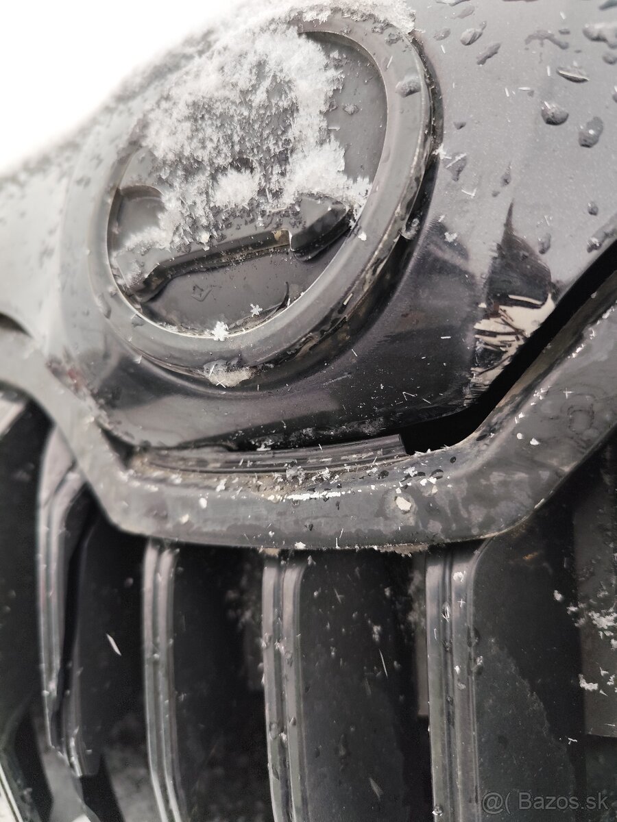 Škoda Octavia 3 Combi predná kapota a nárazník - 3