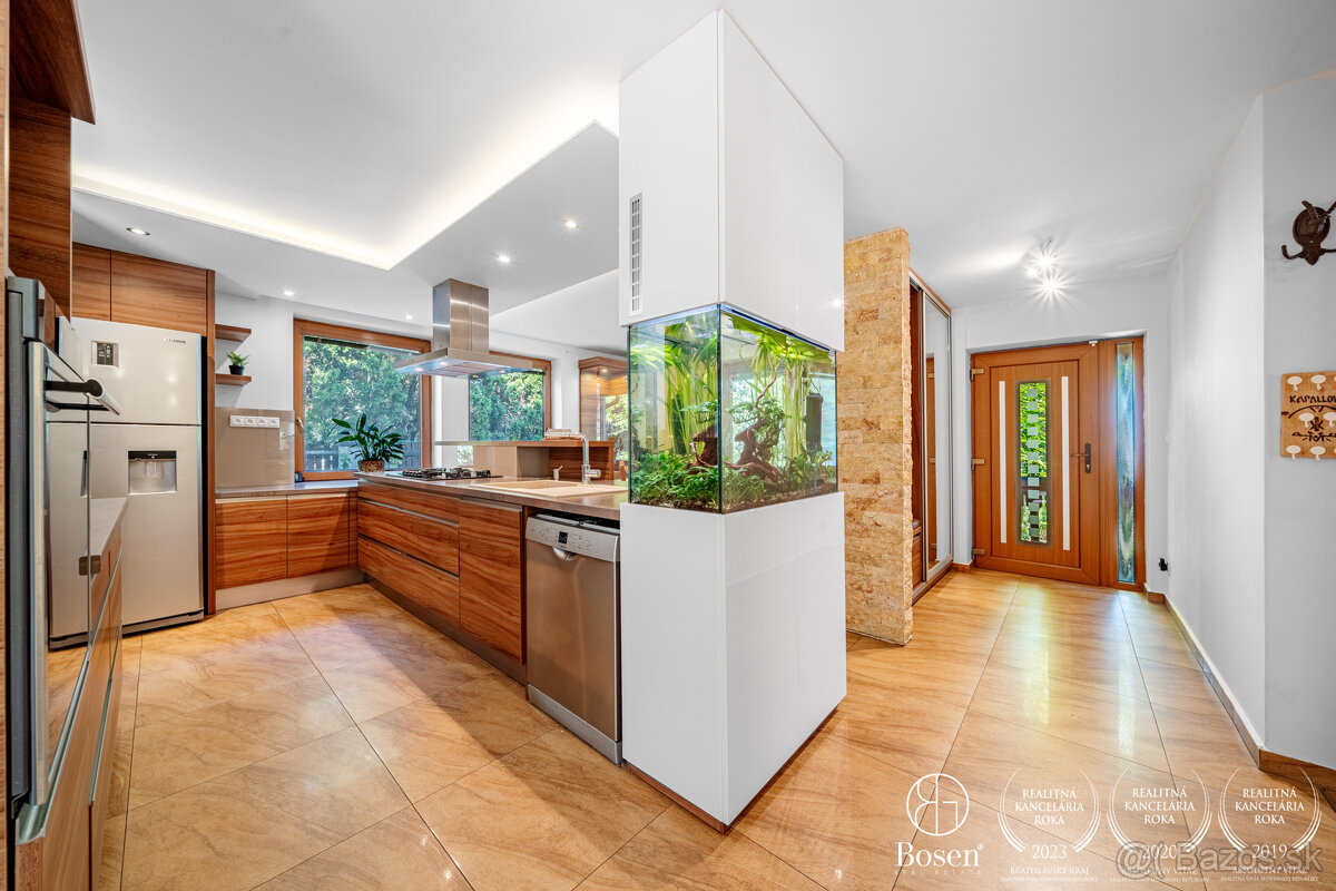 BOSEN | Priestranný rodinný dom s pivnicou, garážou a záhrad - 3