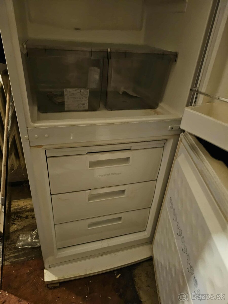 Chladnicka s mraznickou - 3