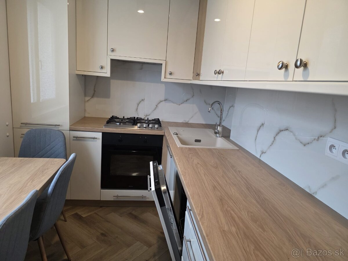 Dám do dlhodobého prenájmu 3-izbového bytu v Poprade - 3