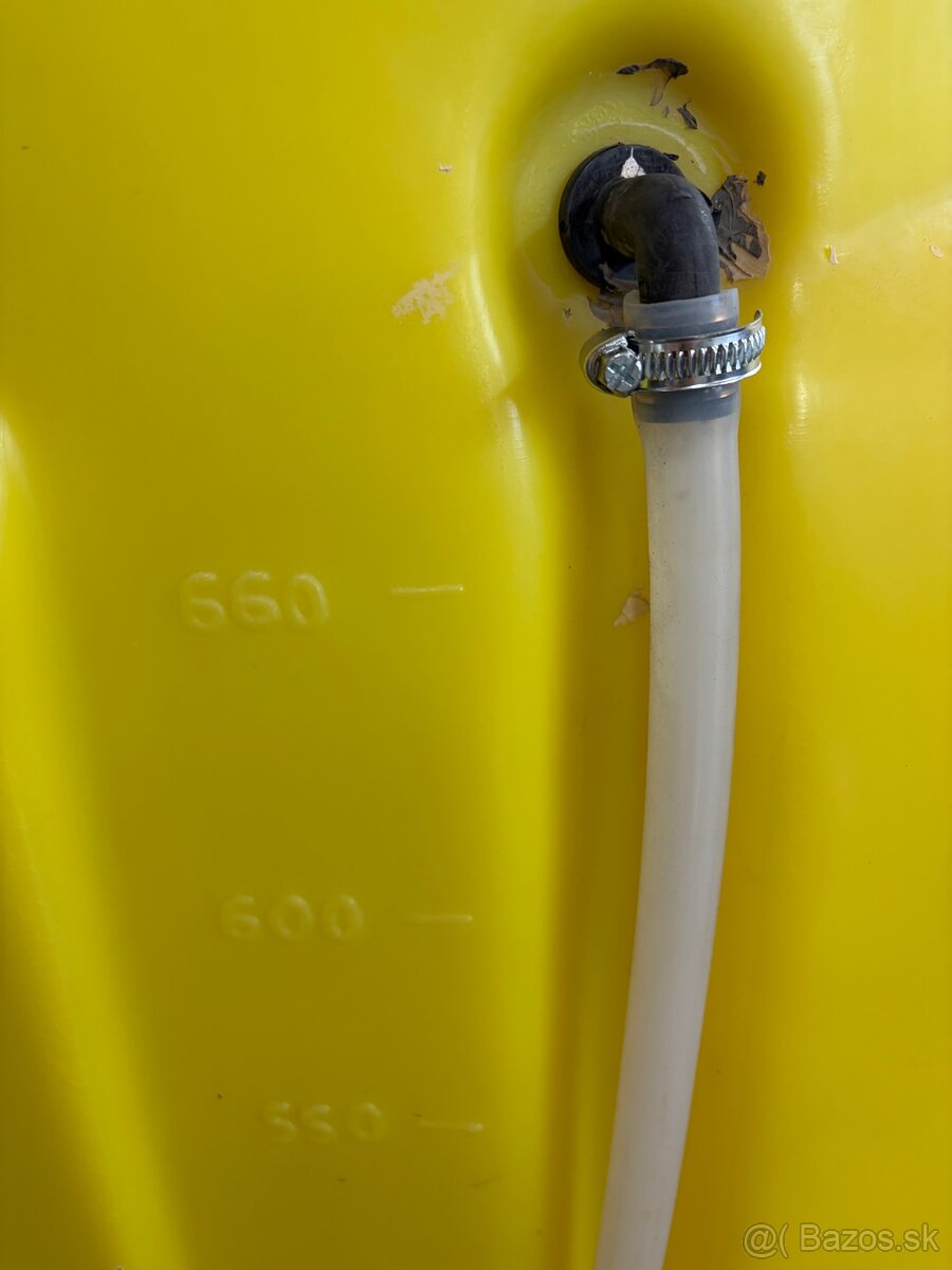 postrekovač 660L - 3