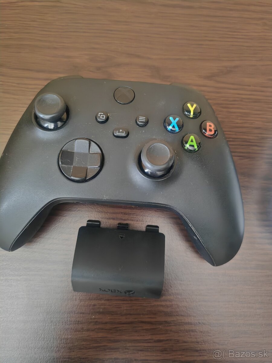 Predám ovládače na Xbox a playstation 4 - 3