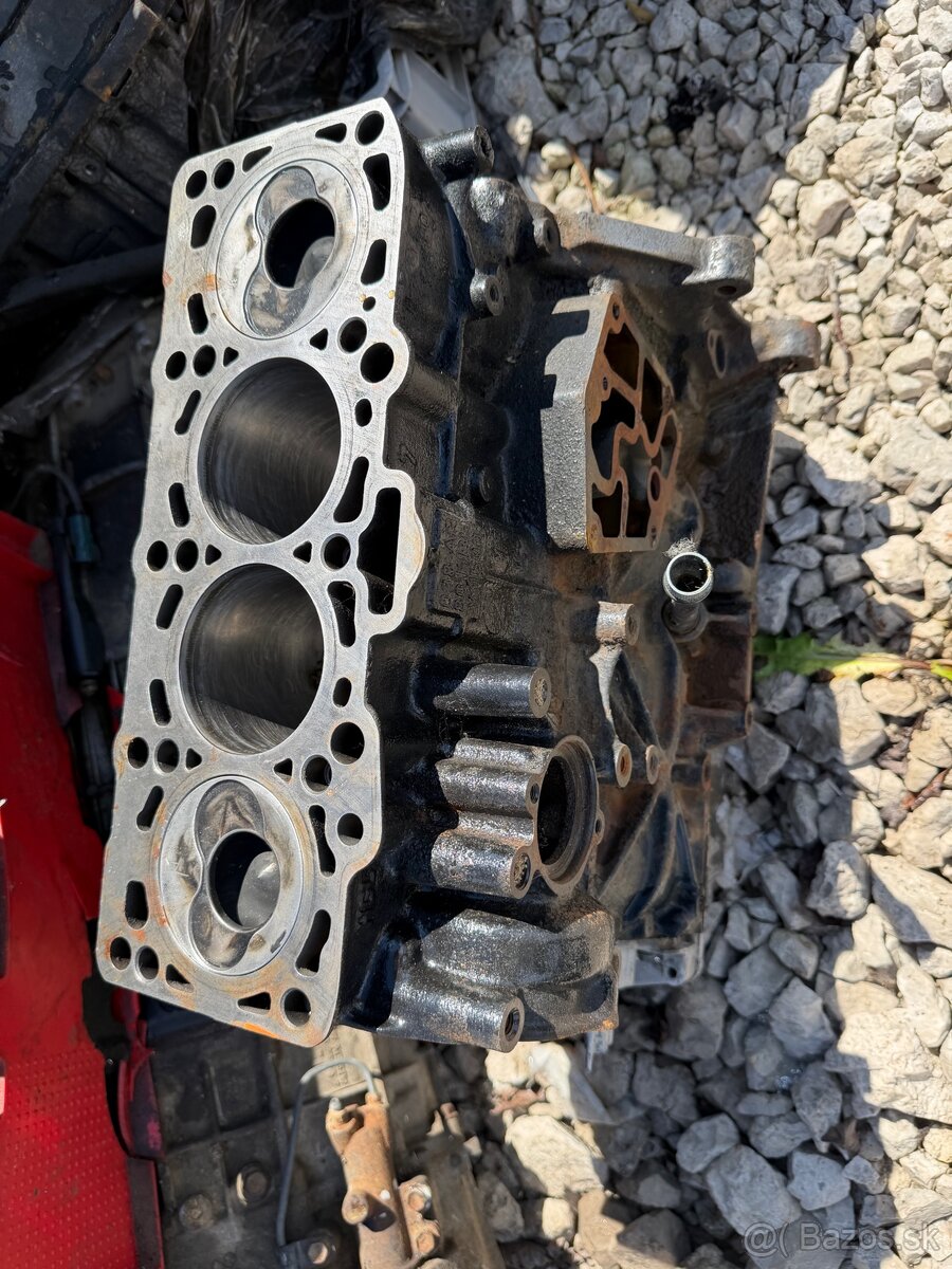 Blok motora AUY - 3