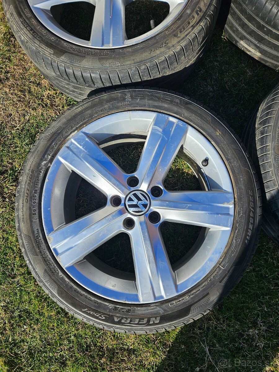 Volkswagen R17 - 3