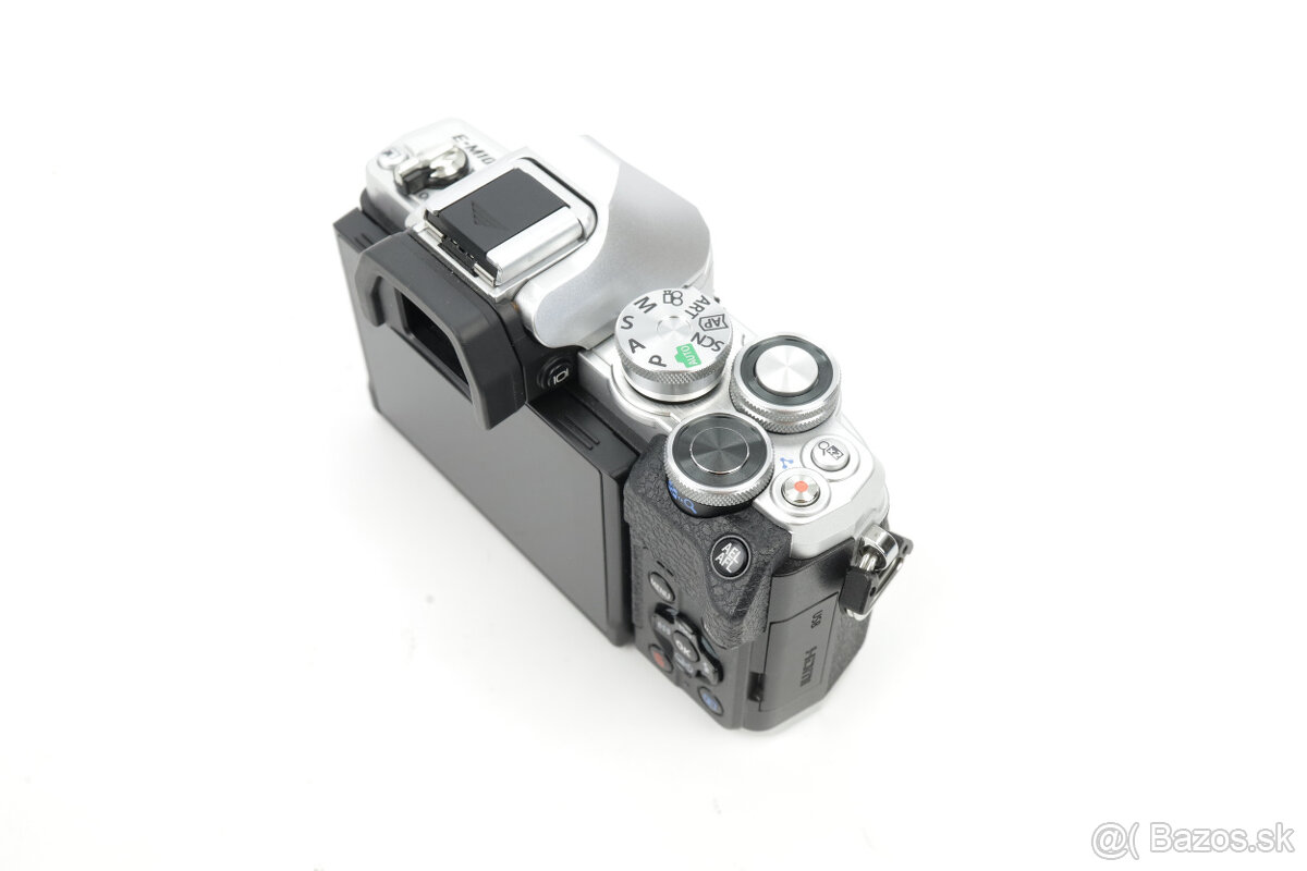 Olympus OM-D E-M10 Mark IV + 25mm f/1.8 + 14-150mm f/4-5.6 I - 3