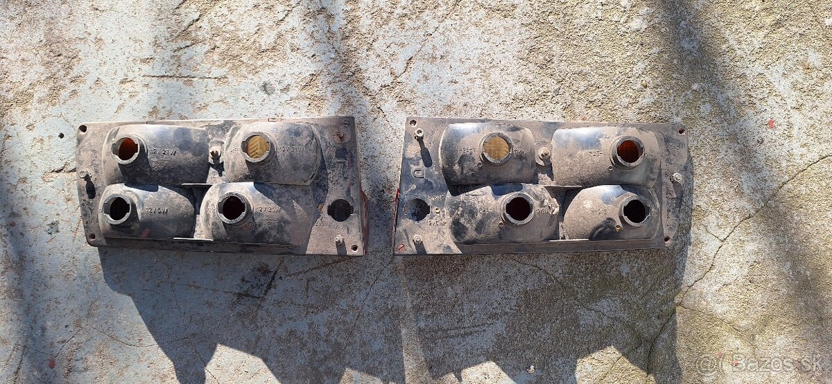 Škoda 120 zadne svetlo - 3