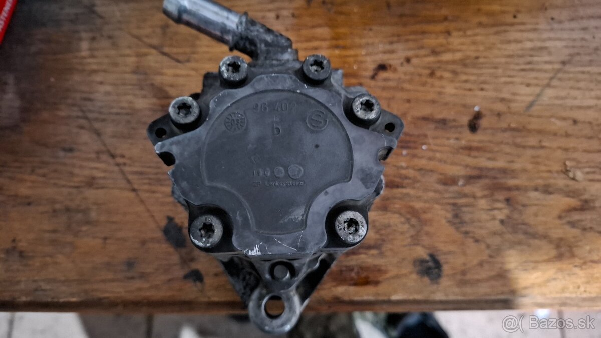 Servočerpadlo Audi A8 - 3