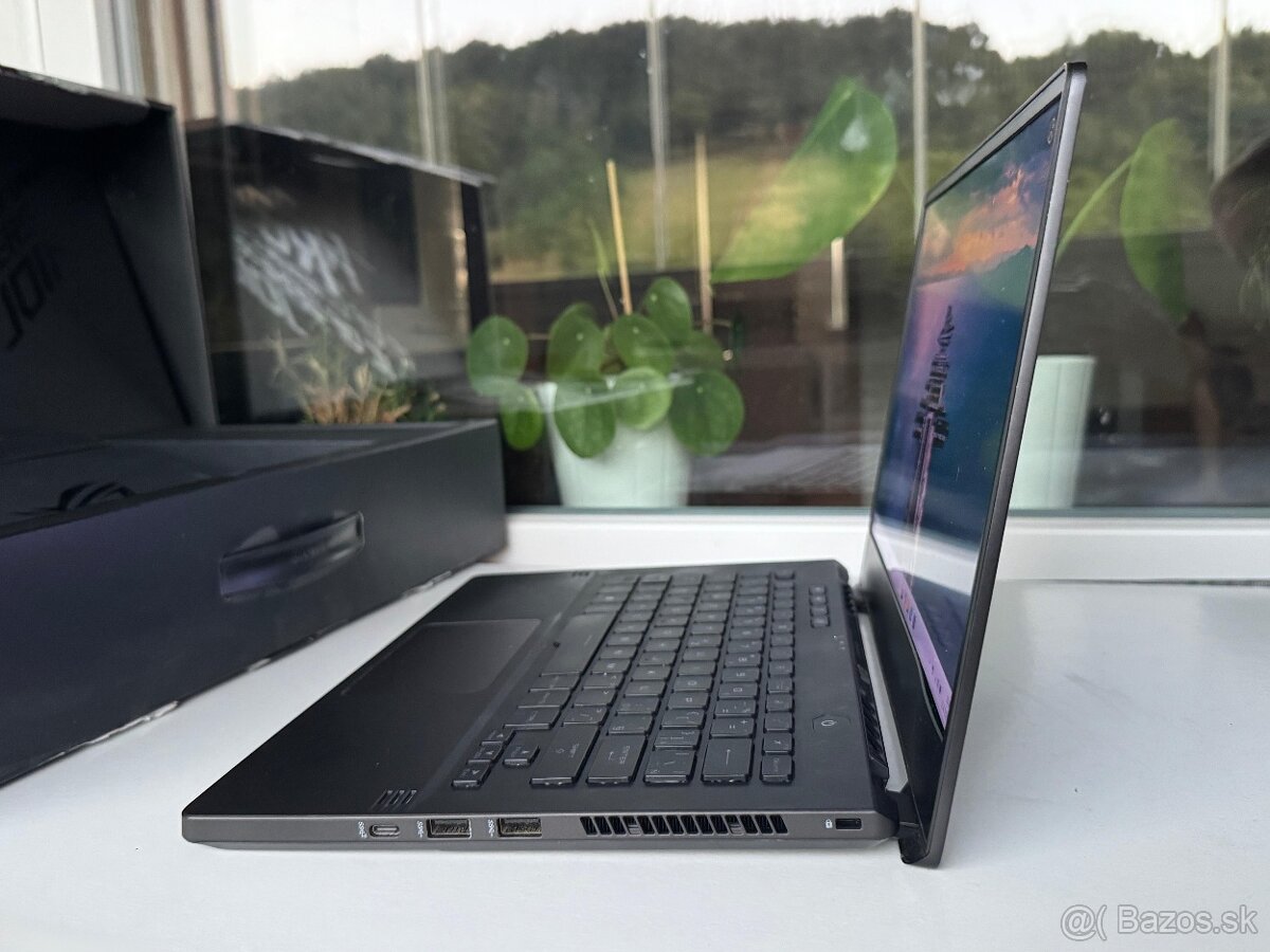 ASUS ROG Zephyrus G14 (RTX 3050 / QHD / 16GB) - 3