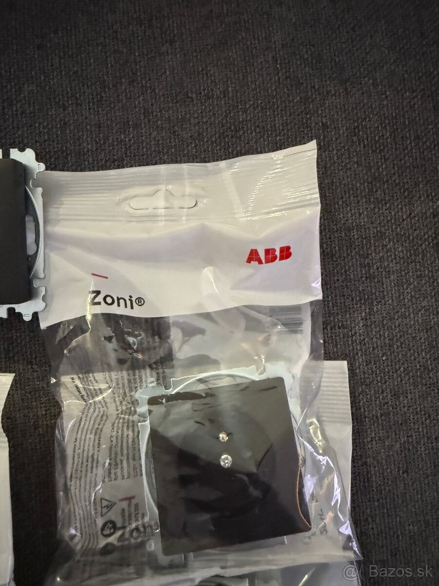 Zásuvky a spínače ABB Zoni - 3