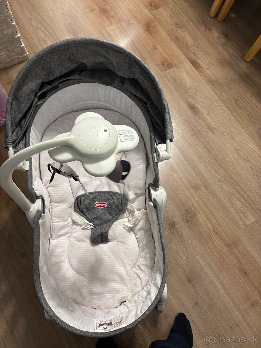 TINY LOVE MULTIFUNKČNÉ LEHÁTKO HOJDAČKA S KARUZELKOU - 3
