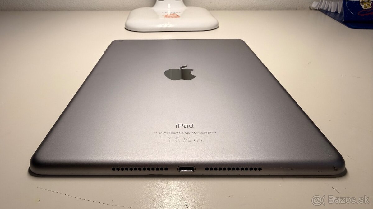 Tablet Apple iPad 6. Gen 32GB Space Gray Wi-fi - 3