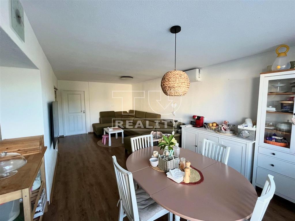 Na predaj nádherný zrekonštruovaný 3-izbový byt s... - 3