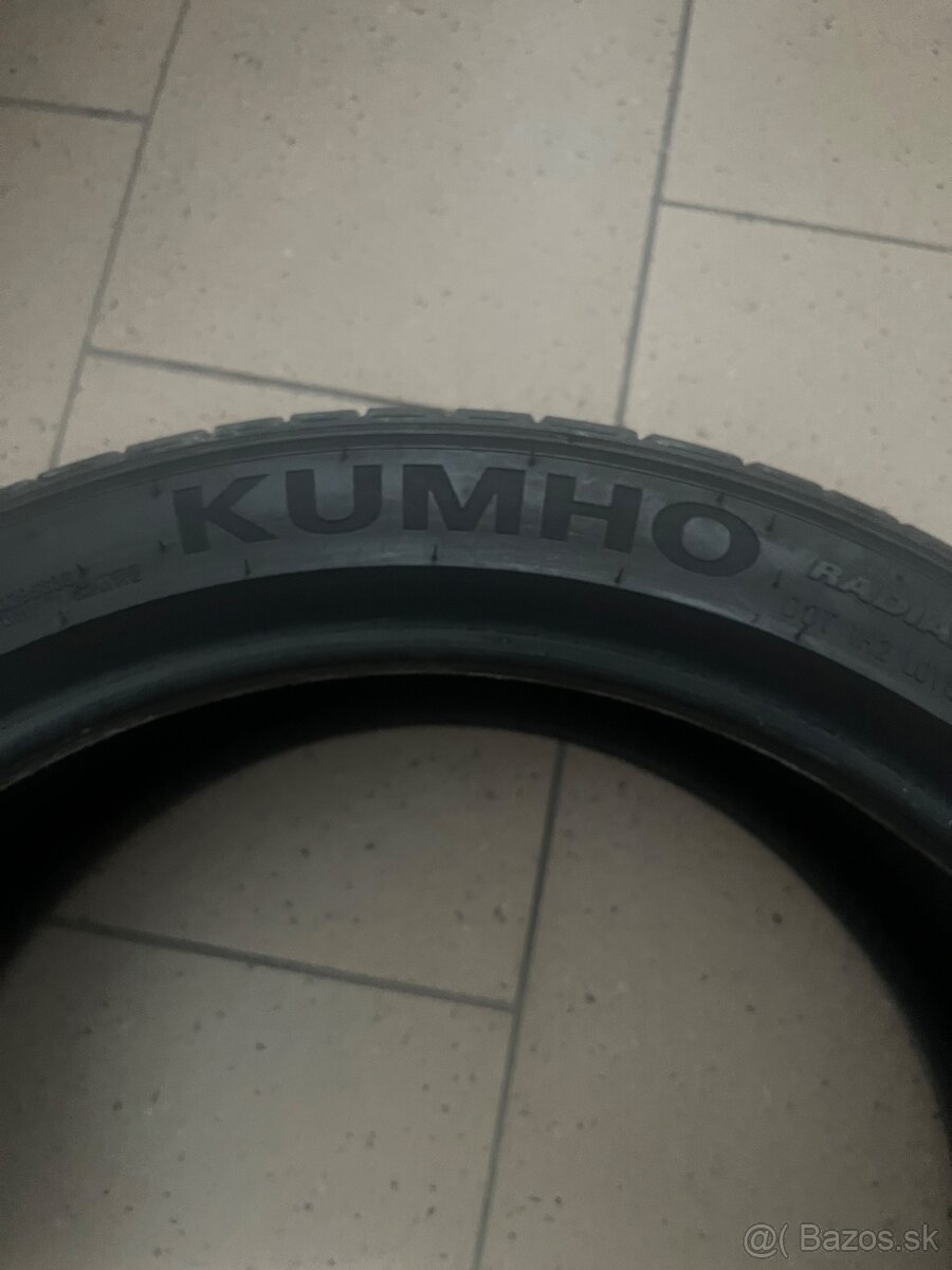 235/40r19 letné - 3