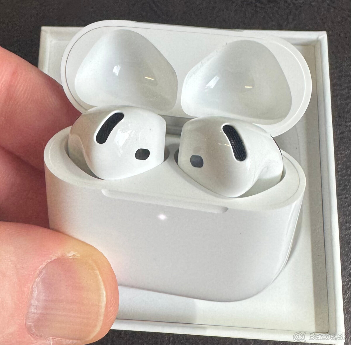 Apple AirPods 4 nové - 3
